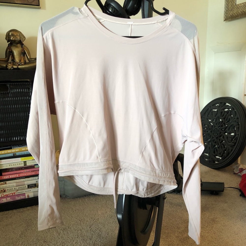 lululemon size 4 long sleeve AMAZING top!